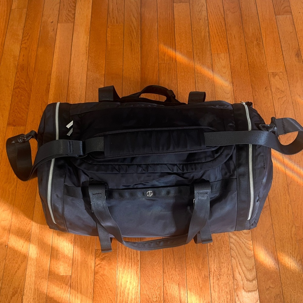 Lululemon Wunderlust 40L Duffle Bag